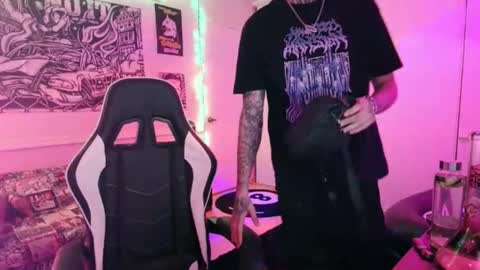 Snapshot of killaken69 chatting on February 24, 3:15 am Kenny online show from February 24, 3:15 am