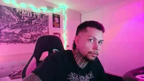 Snapshot of killaken69 chatting on February 27, 3:17 am Kenny online show from February 27, 3:17 am