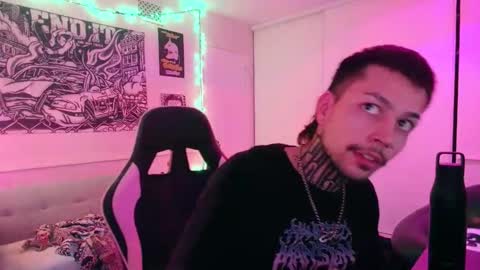 Snapshot of killaken69 chatting on March 19, 1:42 am Kenny online show from March 19, 1:42 am