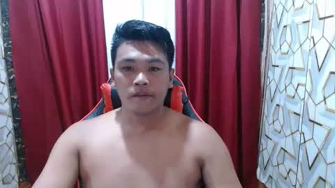 Snapshot of killersmile_15 chatting on December 1, 12:21 pm killersmile_15 online show from December 1, 12:21 pm