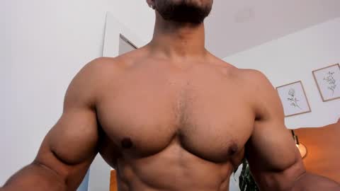 Kilua Muscle guy online show from May 31, 6:20 pm
