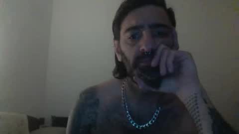 Snapshot of kilombito chatting on November 27, 1:40 am andres online show from November 27, 1:40 am