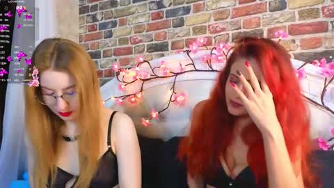 Snapshot of kim__dunn chatting on December 5, 7:32 pm CatherineBarkJamieWallace online show from December 5, 7:32 pm