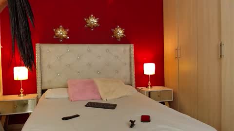 Snapshot of kim_and_mia chatting on February 12, 2:23 pm Mia Kim online show from February 12, 2:23 pm