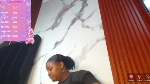Snapshot of kim_brown2 chatting on May 3, 2:28 am Kim Follow me please online show from May 3, 2:28 am