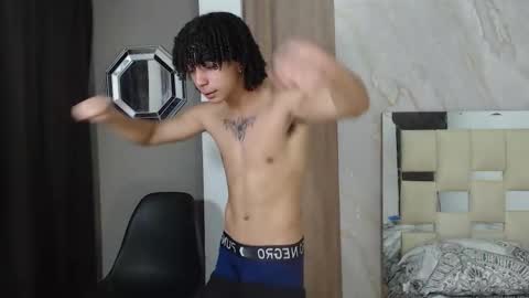 Snapshot of kim_curly_ chatting on February 4, 2:23 pm KIM online show from February 4, 2:23 pm