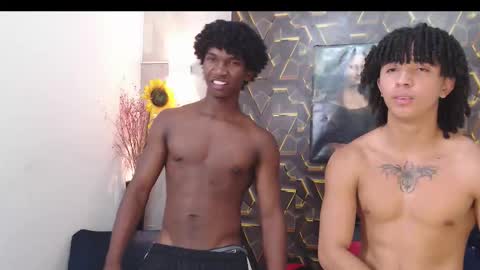 Snapshot of kim_curly_ chatting on February 14, 6:21 am KIM online show from February 14, 6:21 am