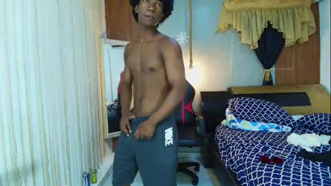 Snapshot of kim_curly_ chatting on February 19, 4:36 pm KIM online show from February 19, 4:36 pm