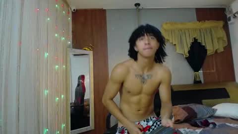 Snapshot of kim_curly_ chatting on March 5, 4:25 pm KIM online show from March 5, 4:25 pm