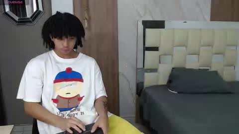 Snapshot of kim_curly_ chatting on March 15, 1:50 pm KIM online show from March 15, 1:50 pm