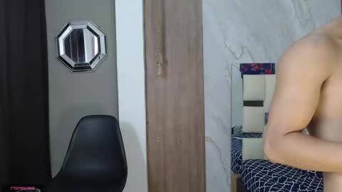 Snapshot of kim_curly_ chatting on March 24, 2:00 pm KIM online show from March 24, 2:00 pm