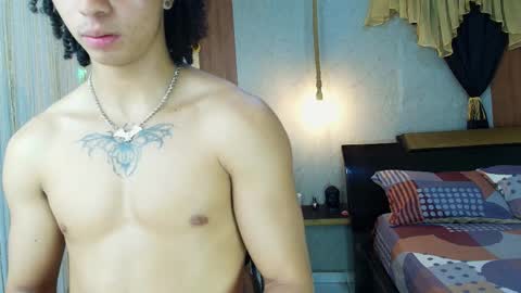 Snapshot of kim_curly_ chatting on April 10, 4:17 am KIM online show from April 10, 4:17 am