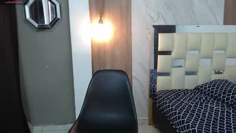 Snapshot of kim_curly_ chatting on April 14, 1:28 pm KIM online show from April 14, 1:28 pm