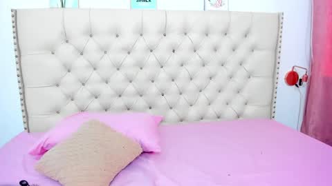 kim_eli online show from December 28, 7:43 pm