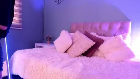 Kim Jeins666 online show from May 1, 1:05 pm