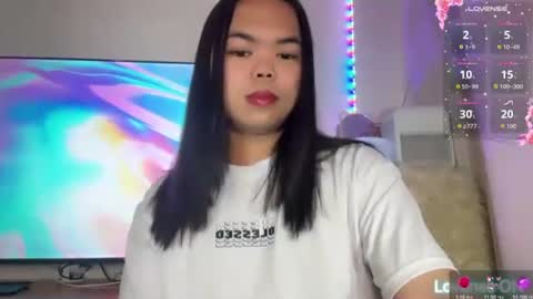 Snapshot of kim_kyile chatting on November 18, 12:53 pm KYLIE online show from November 18, 12:53 pm