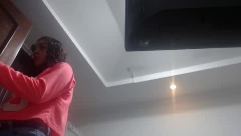 K I M online show from March 8, 1:03 pm