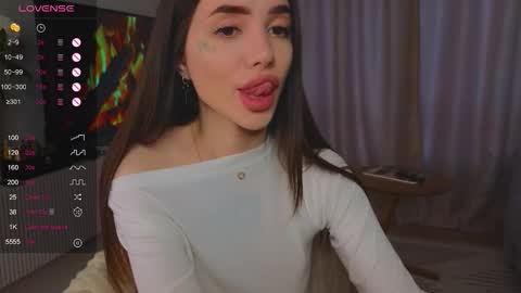 Snapshot of kim_lyn chatting on February 28, 8:15 am KIM online show from February 28, 8:15 am