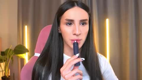 Snapshot of kim_oberlin chatting on November 14, 4:06 pm Kim Oberlin online show from November 14, 4:06 pm