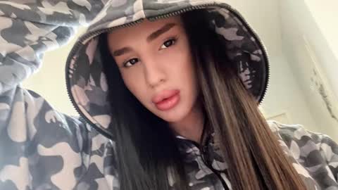 Snapshot of kim_oberlin chatting on February 1, 10:47 am Kim Oberlin online show from February 1, 10:47 am