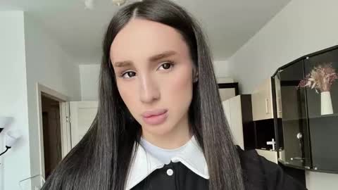 Snapshot of kim_oberlin chatting on February 13, 5:53 pm Kim Oberlin online show from February 13, 5:53 pm