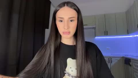 Snapshot of kim_oberlin chatting on February 28, 1:01 pm Kim Oberlin online show from February 28, 1:01 pm