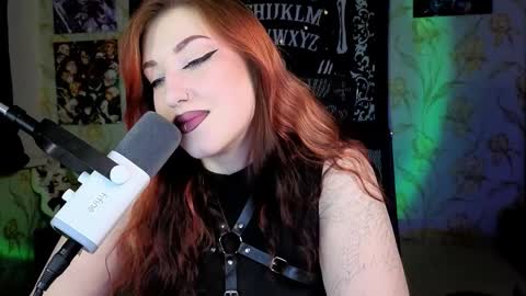 Snapshot of kim_possible1 chatting on November 13, 5:50 am Hi Im Kimberly but u can call me Kim. Turn on ur sound i love to talk and moan online show from November 13, 5:50 am