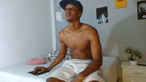 Kim  Yuk online show from December 5, 6:44 pm