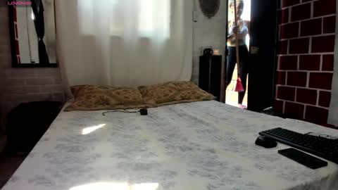 Kim  Yuk online show from November 18, 7:18 pm