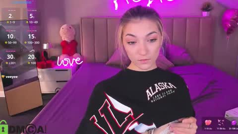 Snapshot of kimberlly_smith chatting on February 28, 12:00 am kimberlly_smith online show from February 28, 12:00 am