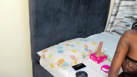 Snapshot of kimberly_blaze chatting on February 20, 7:25 pm kimberly_blaze online show from February 20, 7:25 pm