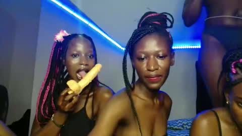 Kimberly online show from November 25, 5:57 pm