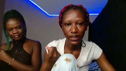 Snapshot of kimberly_chloe chatting on July 4, 7:20 pm Kimberly online show from July 4, 7:20 pm