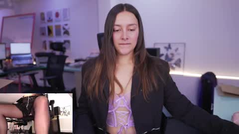 Snapshot of kimberly_clars chatting on October 15, 7:14 pm Kimberly 1200-1900 GMT-5 online show from October 15, 7:14 pm