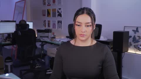 Snapshot of kimberly_clars chatting on December 1, 6:57 pm Kimberly 1200-1900 GMT-5 online show from December 1, 6:57 pm