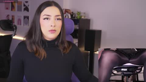 Snapshot of kimberly_clars chatting on February 20, 5:13 pm Kimberly 1200-1900 GMT-5 online show from February 20, 5:13 pm