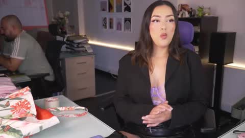 Snapshot of kimberly_clars chatting on February 22, 5:00 pm Kimberly 1200-1900 GMT-5 online show from February 22, 5:00 pm