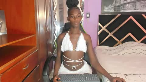 Snapshot of kimberly_ebonny chatting on October 24, 2:13 pm kimberly_ebonny online show from October 24, 2:13 pm