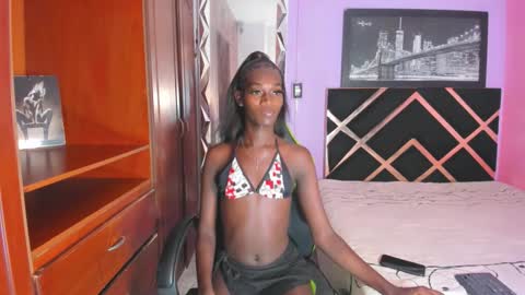 Snapshot of kimberly_ebonny chatting on November 2, 1:35 pm kimberly_ebonny online show from November 2, 1:35 pm