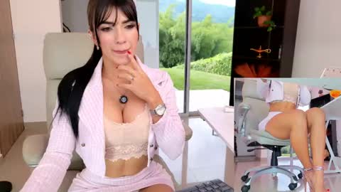 Snapshot of kimberly_hot2 chatting on May 13, 8:16 pm Melissa online show from May 13, 8:16 pm