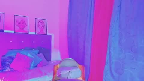 Your Queen KIM online show from December 26, 10:20 pm