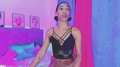 Your Queen KIM online show from January 4, 5:16 am