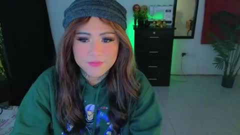 Kimberly Polizzi     online show from October 25, 2:52 am