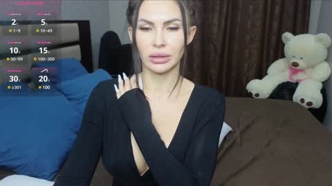 KIm online show from December 8, 10:52 am