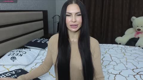 KIm online show from December 10, 1:33 pm