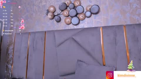 Snapshot of kimdevinne chatting on December 11, 5:43 am KIM online show from December 11, 5:43 am