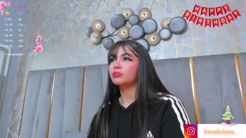 Snapshot of kimdevinne chatting on January 4, 2:14 am KIM online show from January 4, 2:14 am