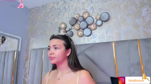 Snapshot of kimdevinne chatting on February 22, 3:01 am KIM online show from February 22, 3:01 am