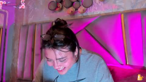 Snapshot of kimdevinne chatting on February 11, 2:49 am KIM online show from February 11, 2:49 am