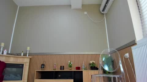 kimi_ivy online show from December 8, 10:41 am